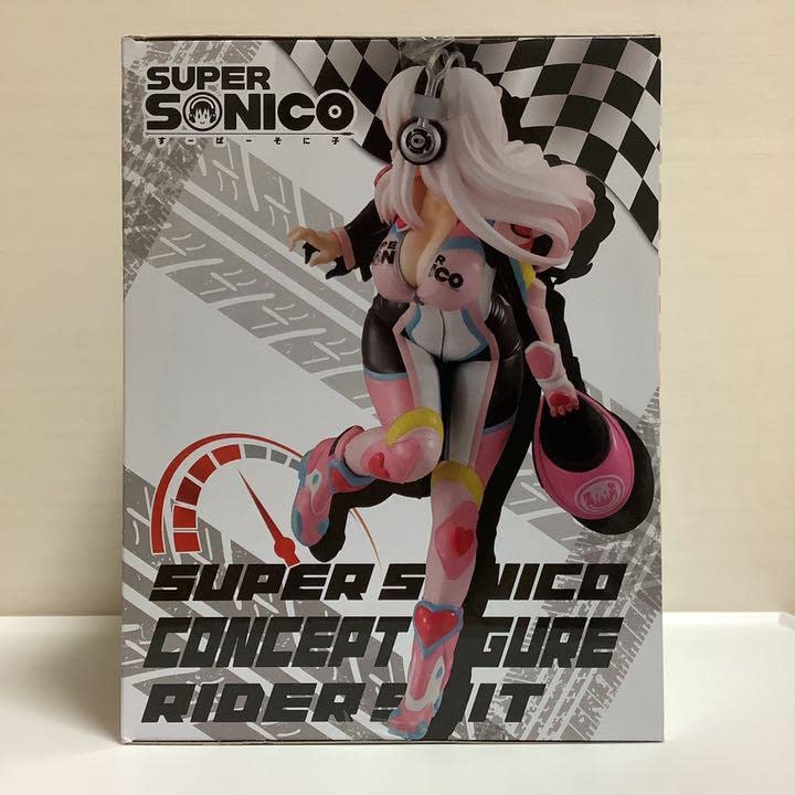すーぱーそに子 コンセプトフィギュア ライダースーツ すーぱーそに子をライダースーツ姿で再現したフィギュアがAmazon